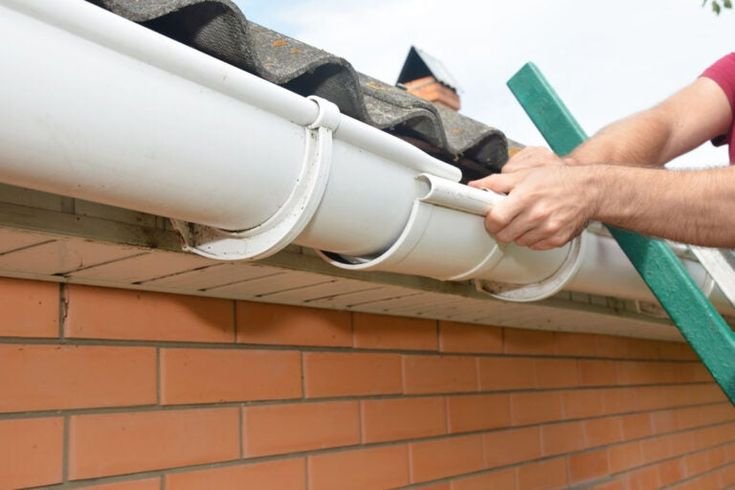 clogged gutter cleaning and repair in Elkhart IN